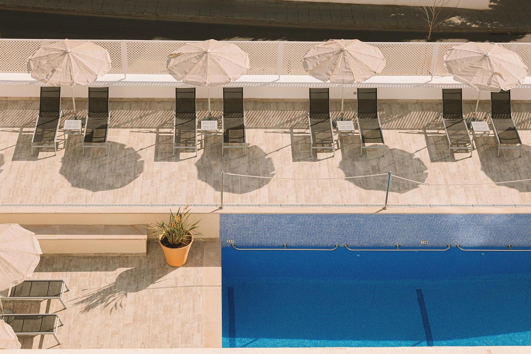 Aparthotel Novo Mar Peguera Exterior photo
