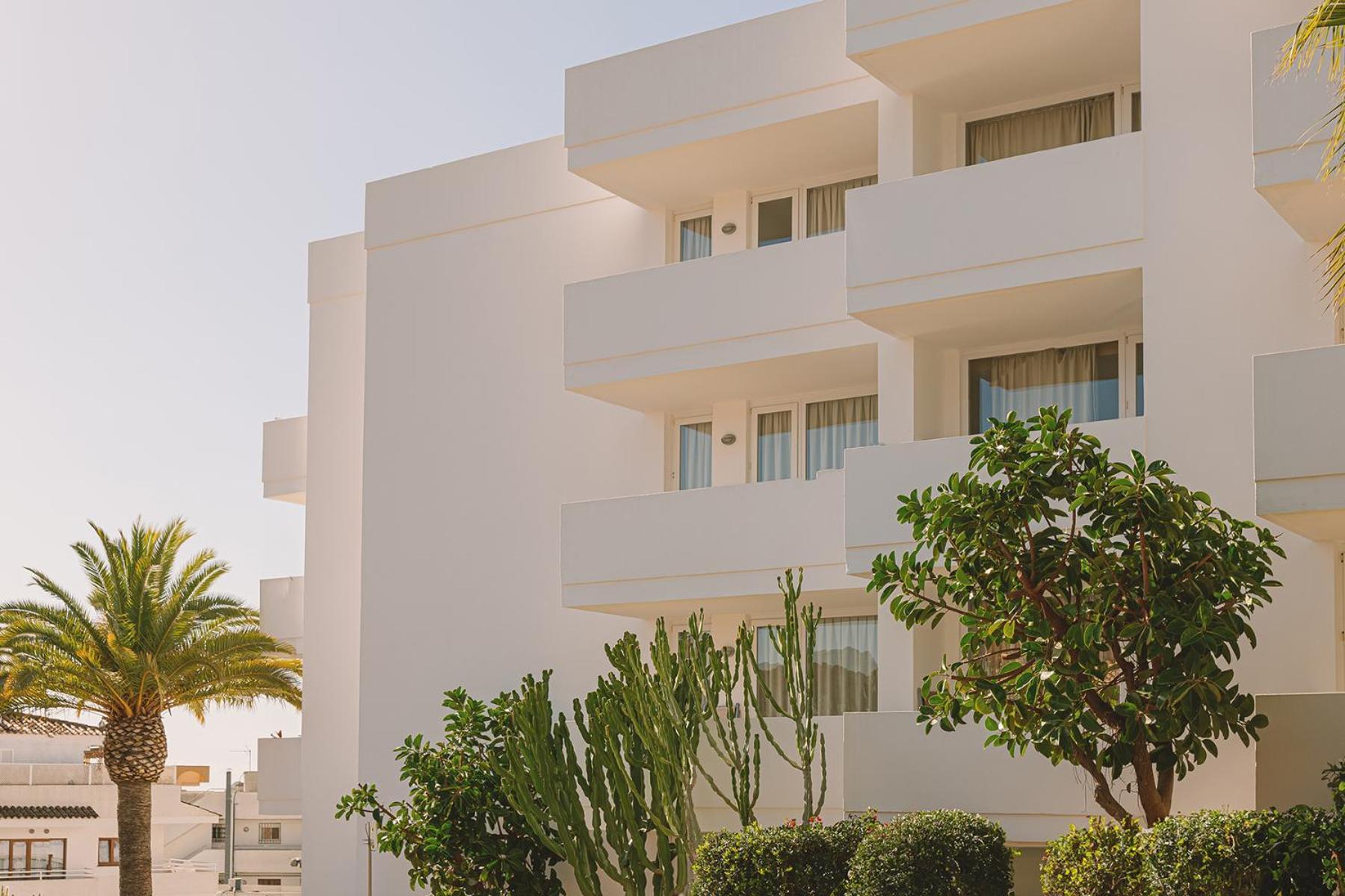 Aparthotel Novo Mar Peguera Exterior photo